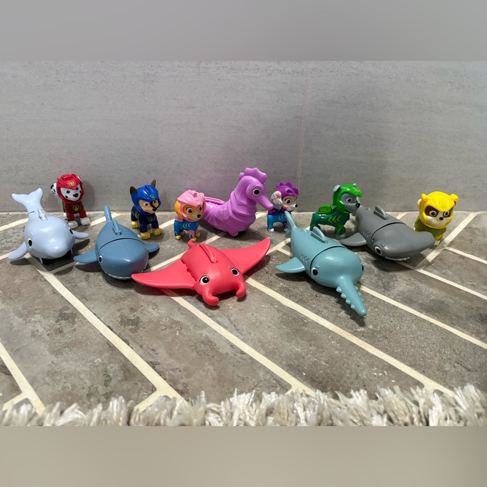 Paw Patrol aqua pups dolphin, sharks, manta ray, sawhorse and seahorse. Complete